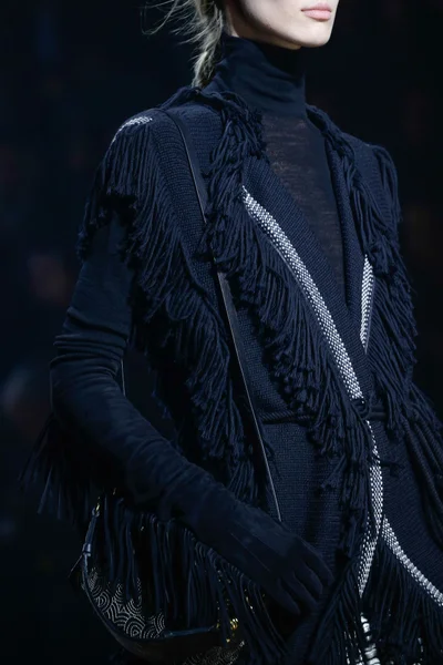 Look 48